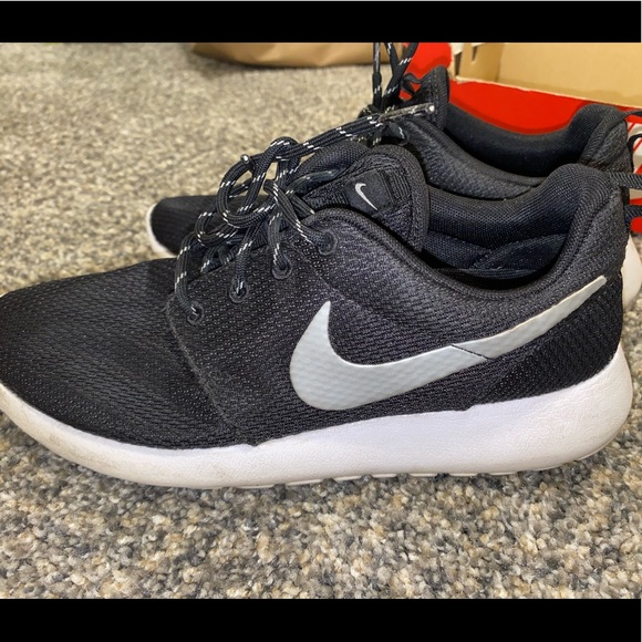 nike roshe run b ware OFF74% ! 3 fach schwarz Floral Nike Roshe Ausführen von rixcustoms